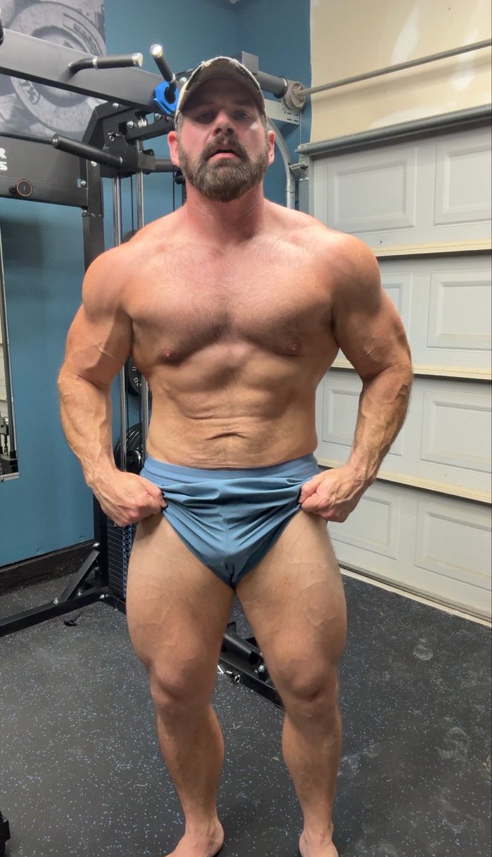 theMuscleDaddy's tweet photo. Can’t decide which pose I like the most 💪🏻 1, 2, or 3?
#muscledaddy #muscle #muscleshow #daddy #daddydom #muscularguy #flex #workout #gym #weightlifting #abs #bigbiceps https://t.co/iC3nUQyxSE