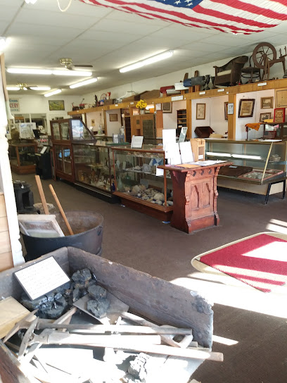 nthurston76's tweet photo. The Osage County Historical Society and Museum located in Lyndon, Kansas https://t.co/tGiynRhUxE https://t.co/GaG2i3JcVZ