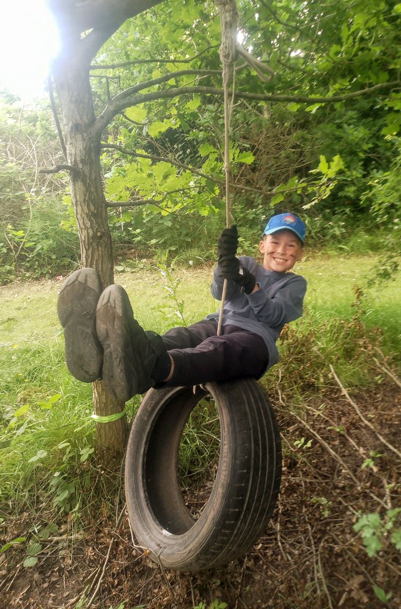 AlkringtonPS's tweet photo. #Forestschool #4E Today's Forest School was all about climbing! Climbing on ropes, climbing trees and climbing on the tyre swing. We had a lovely afternoon in the warm weather, with hot chocolate and a biscuit too! 💚🌳🌿 https://t.co/QolZsm5bCb