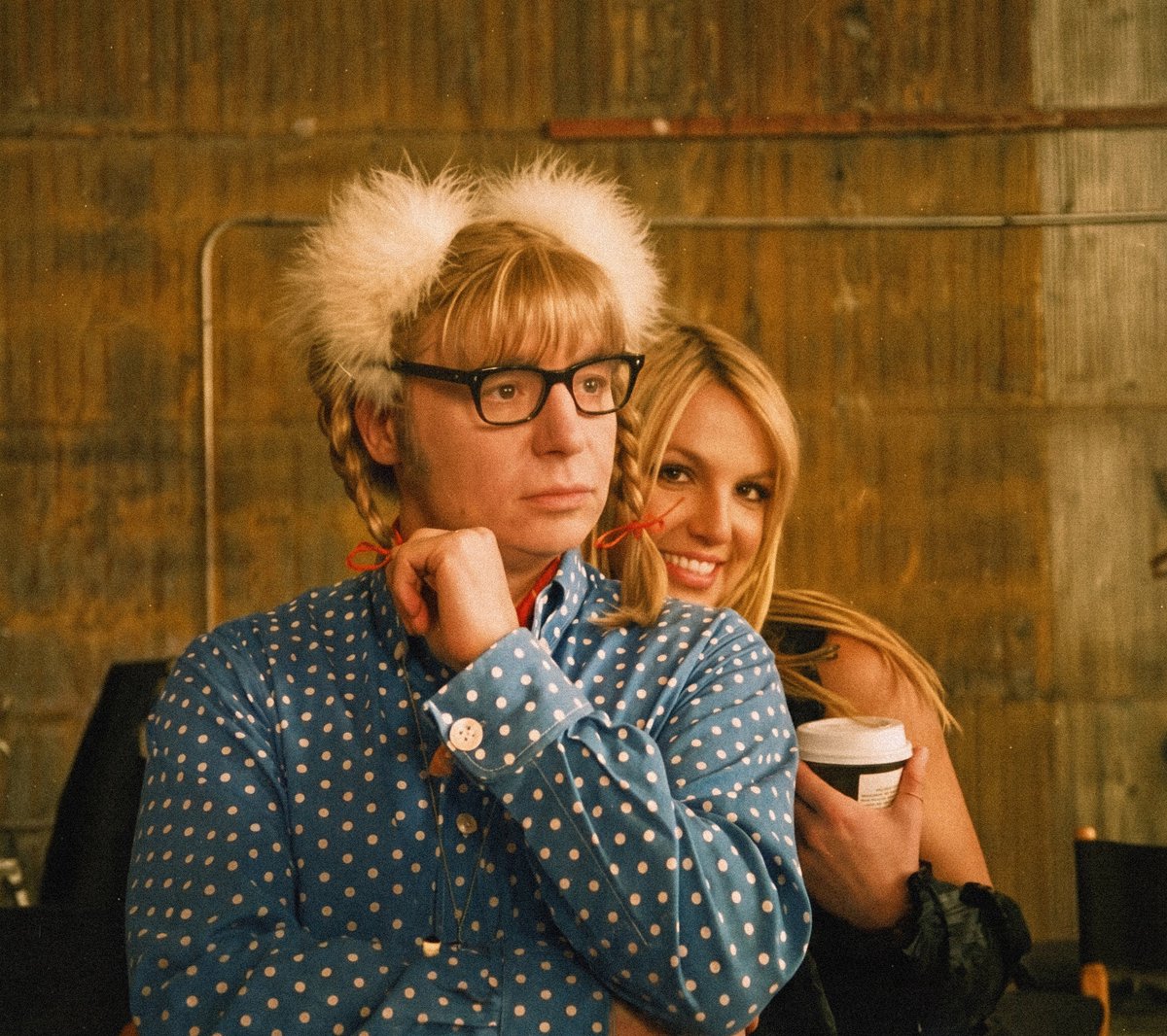 thespearsdeluxe's tweet photo. Unseen pics of Britney Spears and Mike Myers on the set of Austin Powers, shared by britneysvault on ig. https://t.co/mTpSv0hZOy