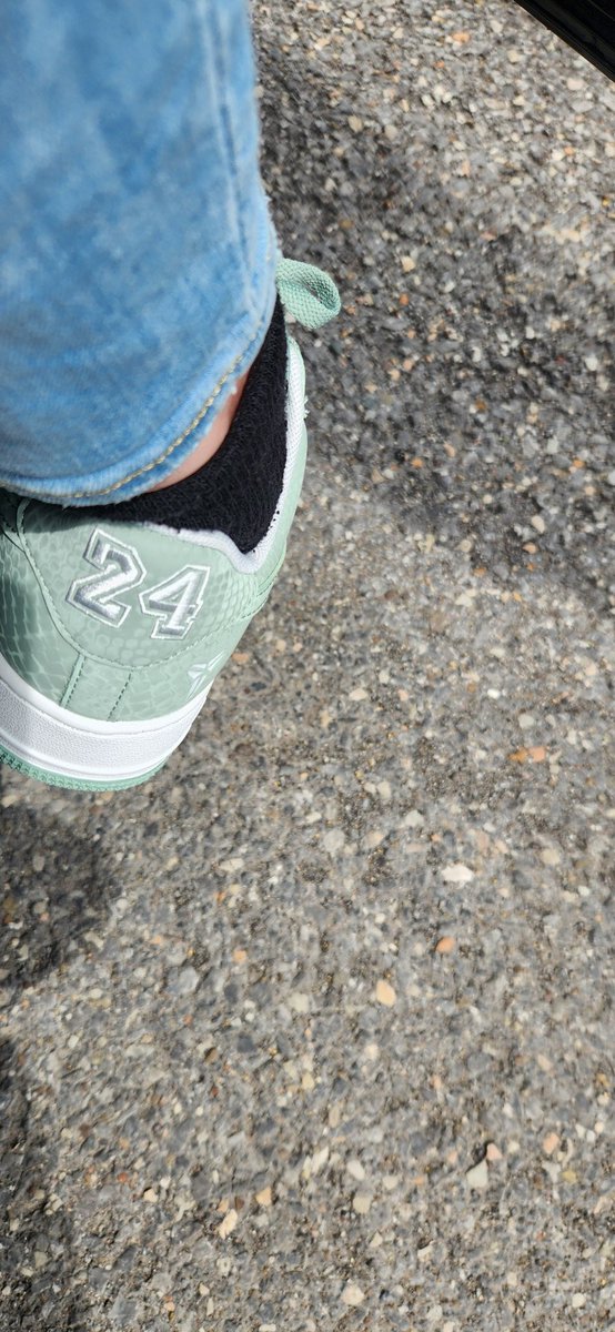 Angelb_by333's tweet photo. These go too hard not to share 
💚🔥

Nike Kobe Air Force 1 Low "Steam" https://t.co/AhdcNY2dvr