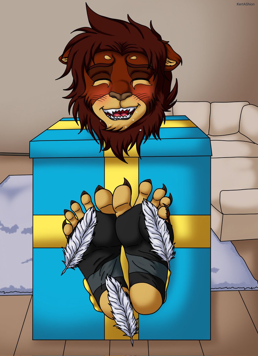 kertashion's tweet photo. Well, here's a variant I made as a gift for https://t.co/ZcDOkRsHcl (with a small appearance by Monica, his OC). https://t.co/sH4MsrcBKl