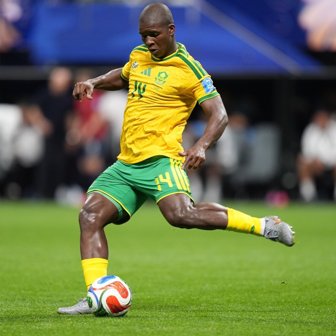 Thee3nthusiasts's tweet photo. FIFA needs to bring back the Jabulani ball, these new technology balls are too soft for Mbokazi 

https://t.co/yasBOw7UI8