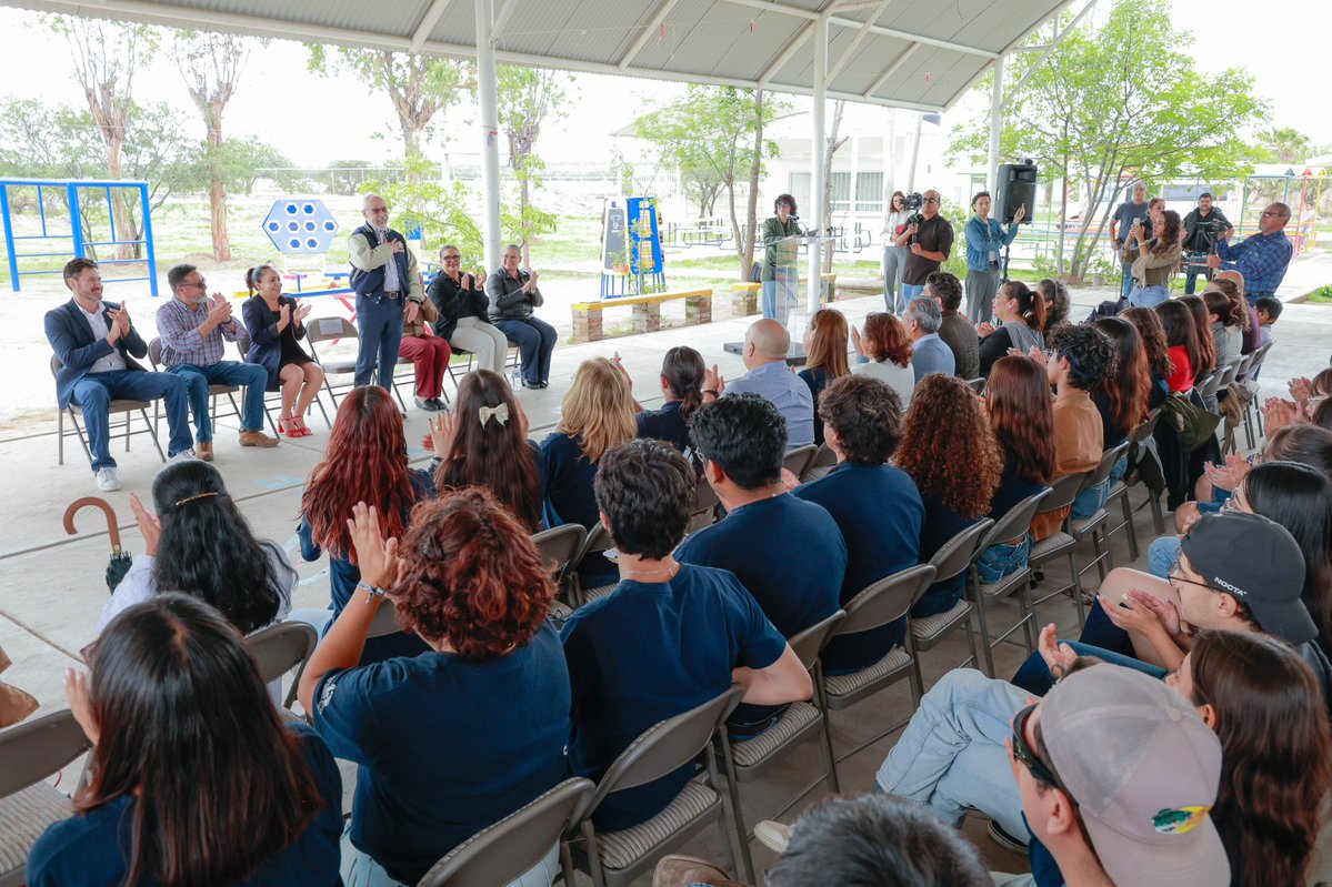 El_Clarinete's tweet photo. UAA transforma con diseño la Comunidad de El Novillo #Gallos https://t.co/9tQkx5E0tv https://t.co/LiFRU2zpGW