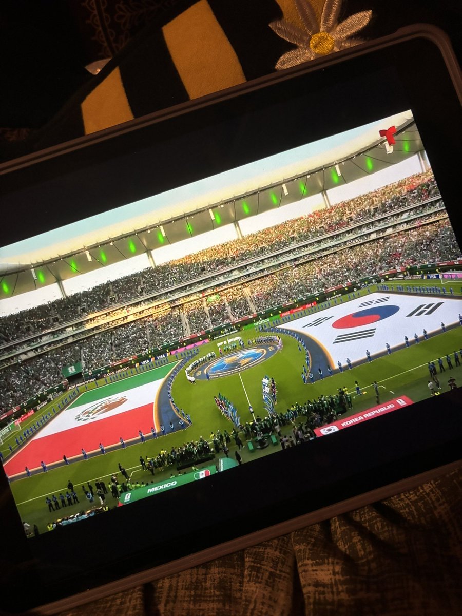 prisan8311's tweet photo. Time to watch a sport I know almost nothing about lol of course I would like both to Win 😅 but they can’t so we shall see who takes this game ⚽️ https://t.co/RcNoTARYKK