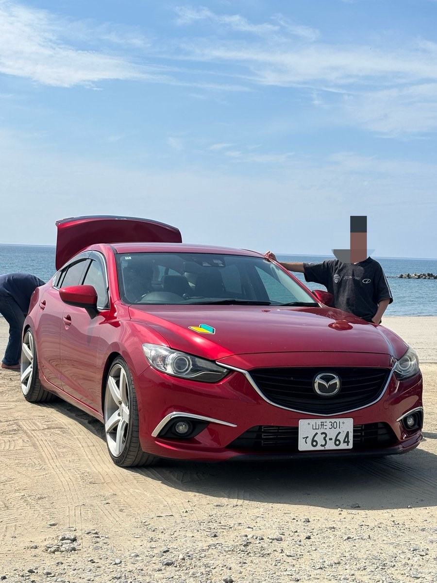 Valley_34's tweet photo. 海(車の横でイキってるのはおとももち) https://t.co/JMOqiMLjYQ