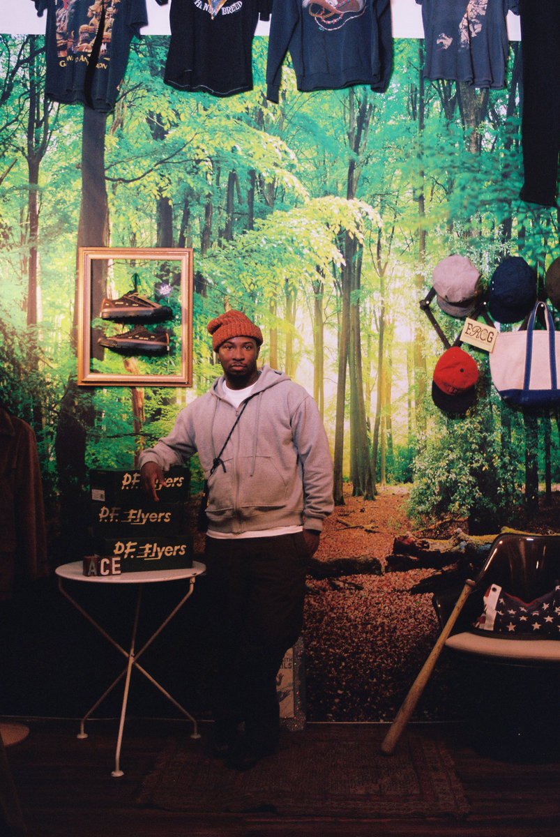 ikey__e's tweet photo. This Juneteenth Im tapping in with @analogloversclub for a evening of sounds and community! Here’s the catch doe, Im spinning 1st hour then 2nd hour you guys get to spin! So it’s bring your own vinyl of your favorite records or even a single! in the spirit of  Analog Lovers Club. https://t.co/5DBKm6UarA