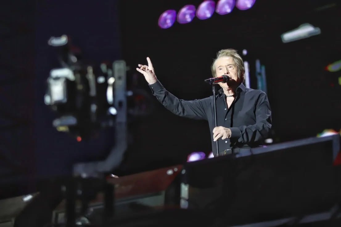 soycrema_29's tweet photo. Icónica Santalucía Sevilla Fest
#LaMúsicaTambiénAbraza  #RaphaelArtista https://t.co/gocBmWoSud