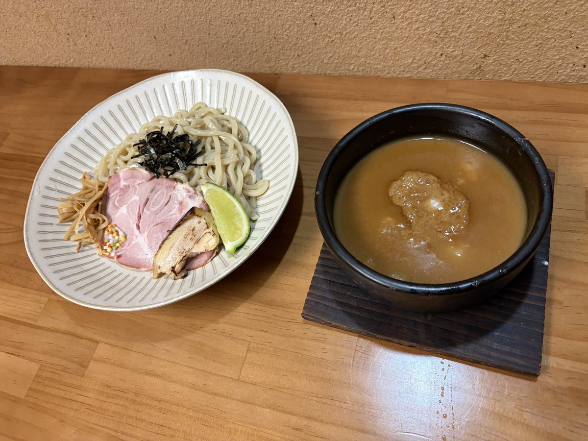 torikatu24's tweet photo. 本日も11:00より営業いたします🍜

冷やし香露中華
本日最終日

桑名産天然
はまぐりらぁめん

平日昼限定
肉中華そば

平日限定
油そば・まぜそば

夜は平日限定
濃厚魚介つけ麺

#桑名
#ラーメン https://t.co/Mg932zTTvg