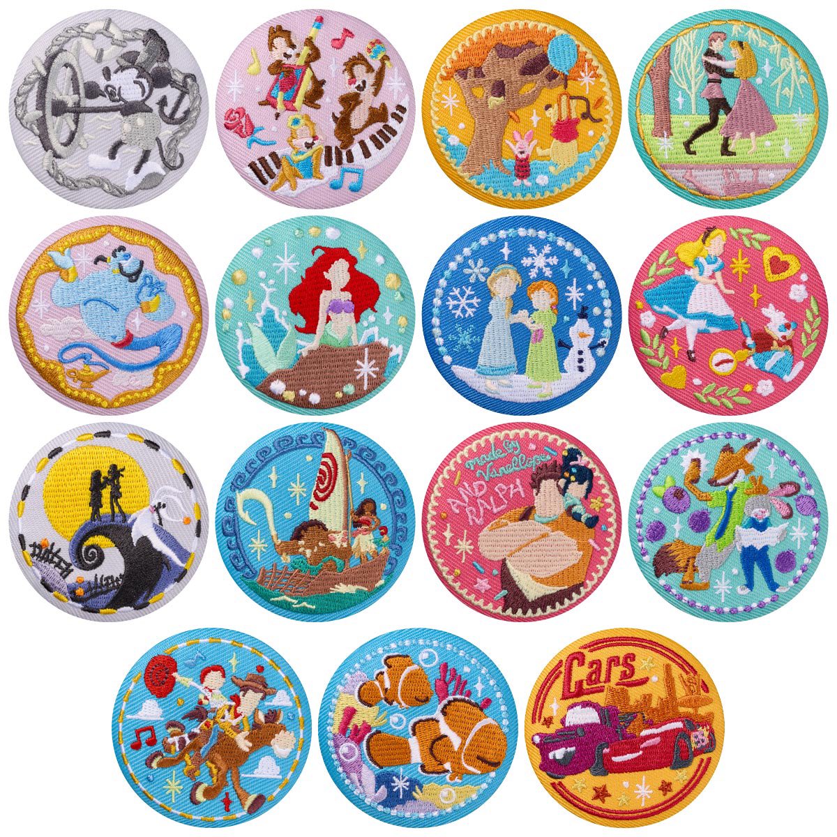 tdr_doria's tweet photo. ＼第3弾発売決定／
2026年12月より、｢Disney Characters 刺繍缶バッジビスケット｣の第3弾が発売されます。

「蒸気船ウィリー」や「ナイトメアー・ビフォア・クリスマス」など6作品が初登場！
本日13:00より予約受付スタート☆
https://t.co/1eMbHHg7aQ
#Disney https://t.co/sxXyKXVAfX