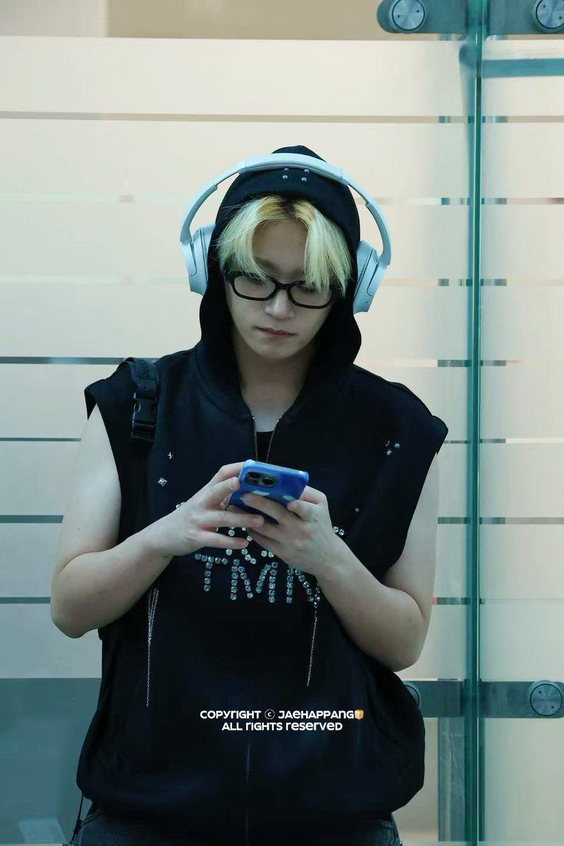 jaehappang's tweet photo. 260619 ICN
🤓

#재하 #휘브 https://t.co/4IkNb5CPFZ