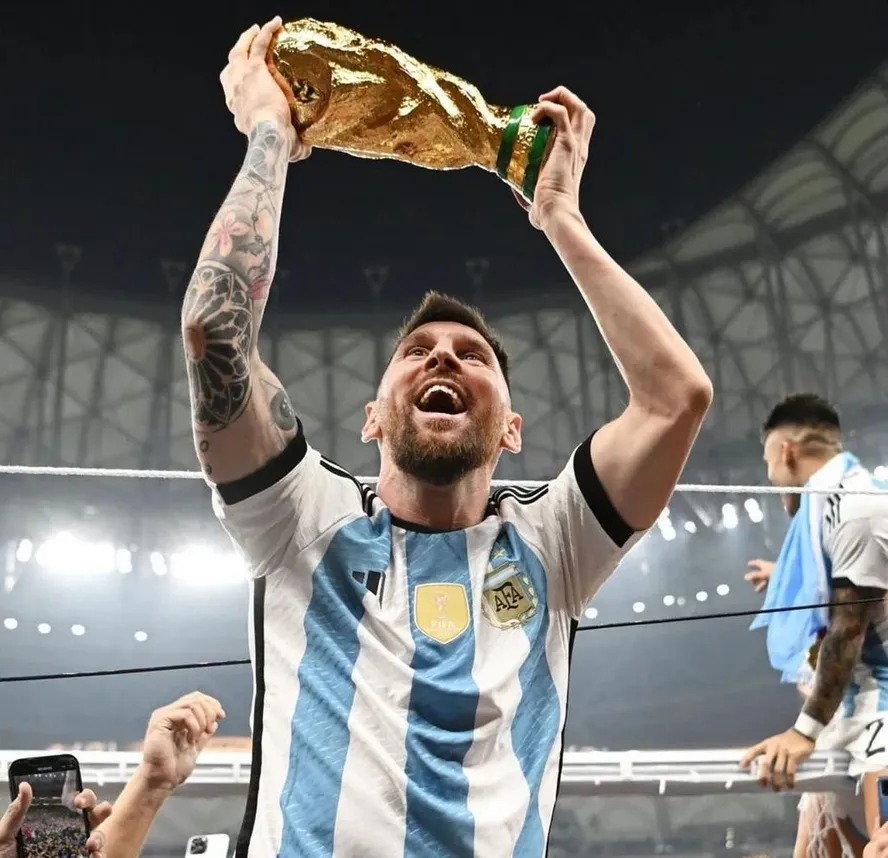 getavpnddosed's tweet photo. @CR7Brasil se preserva mano, pode preferir o cristiano mas para de colocar ele na mesma prateleira de messi, você conhece a palavra "PATAMAR"? eles não estão no mesmo, essa discussão acabou faz anos. https://t.co/WEw531c6Y3
