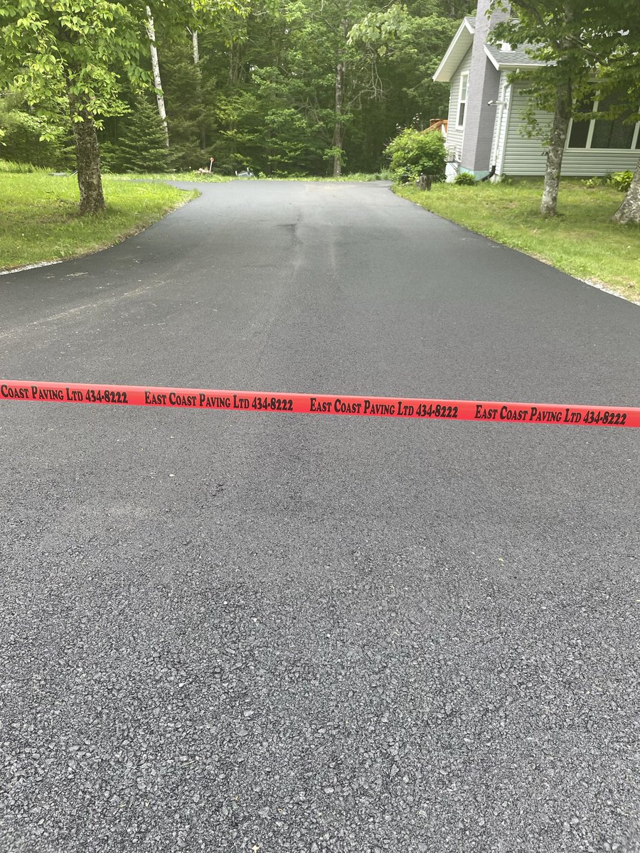 lilylulucool's tweet photo. East Coast Paving 🏡 https://t.co/XChVOS9F77