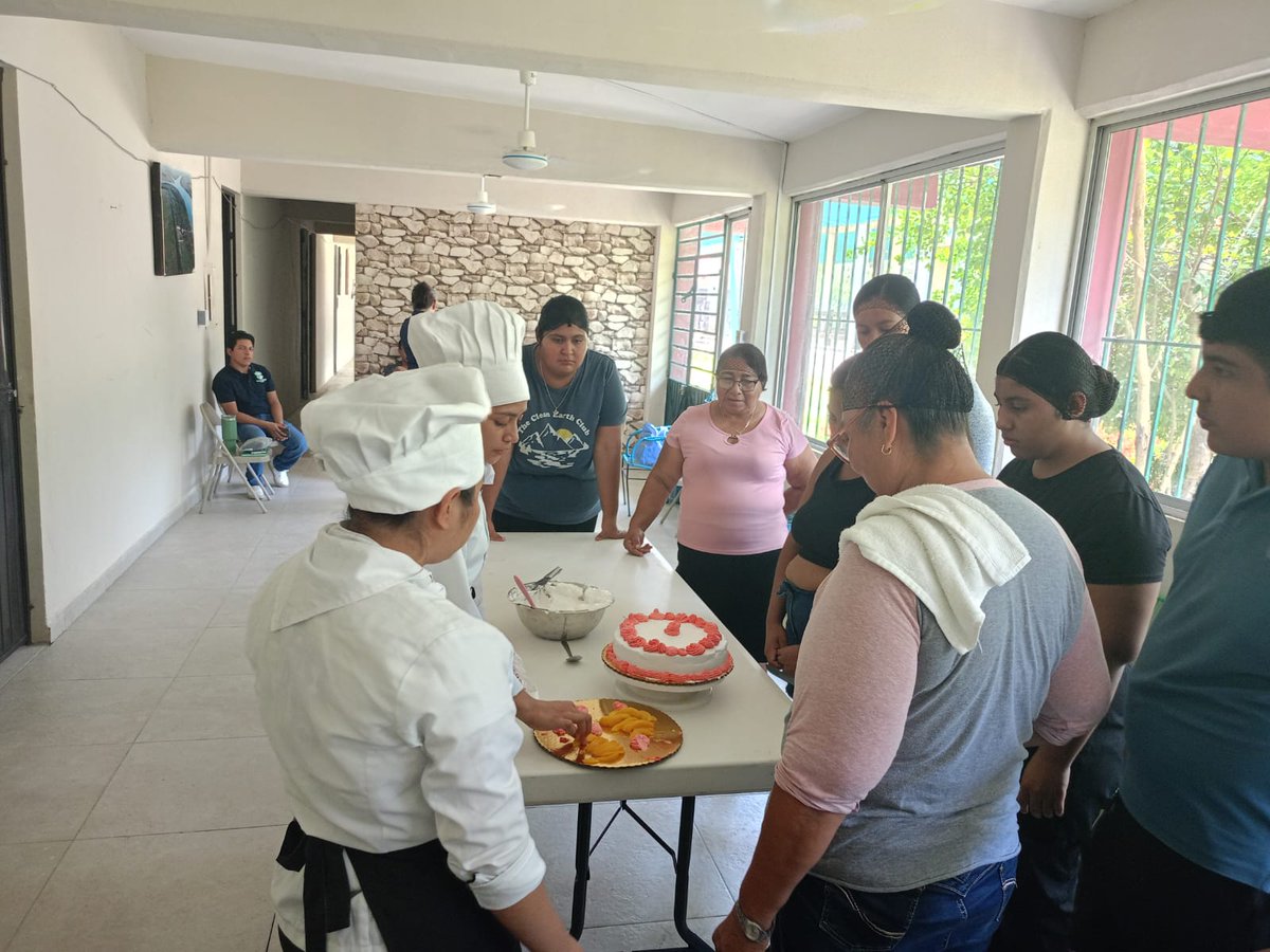 CONANP_mx's tweet photo. La #Conanp impulsa alternativas productivas sustentables en las comunidades de la RB #PantanosDeCentla, mediante acciones de capacitación que fortalecen las capacidades locales y generan nuevas oportunidades de desarrollo. 🍃

Visita nuestro blog ➡️ https://t.co/h7nMkDAL0s 🥐🥮 https://t.co/IlxoUiY3nT