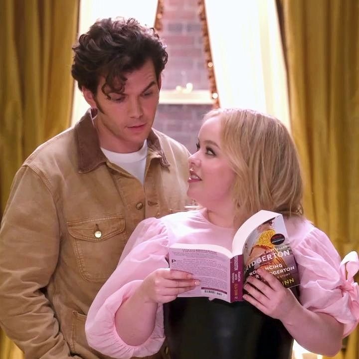 TVEnnui's tweet photo. Romancing Mr Bridgerton with the perfectly cast Colin and Penelope 💛 https://t.co/9erODX1jWS