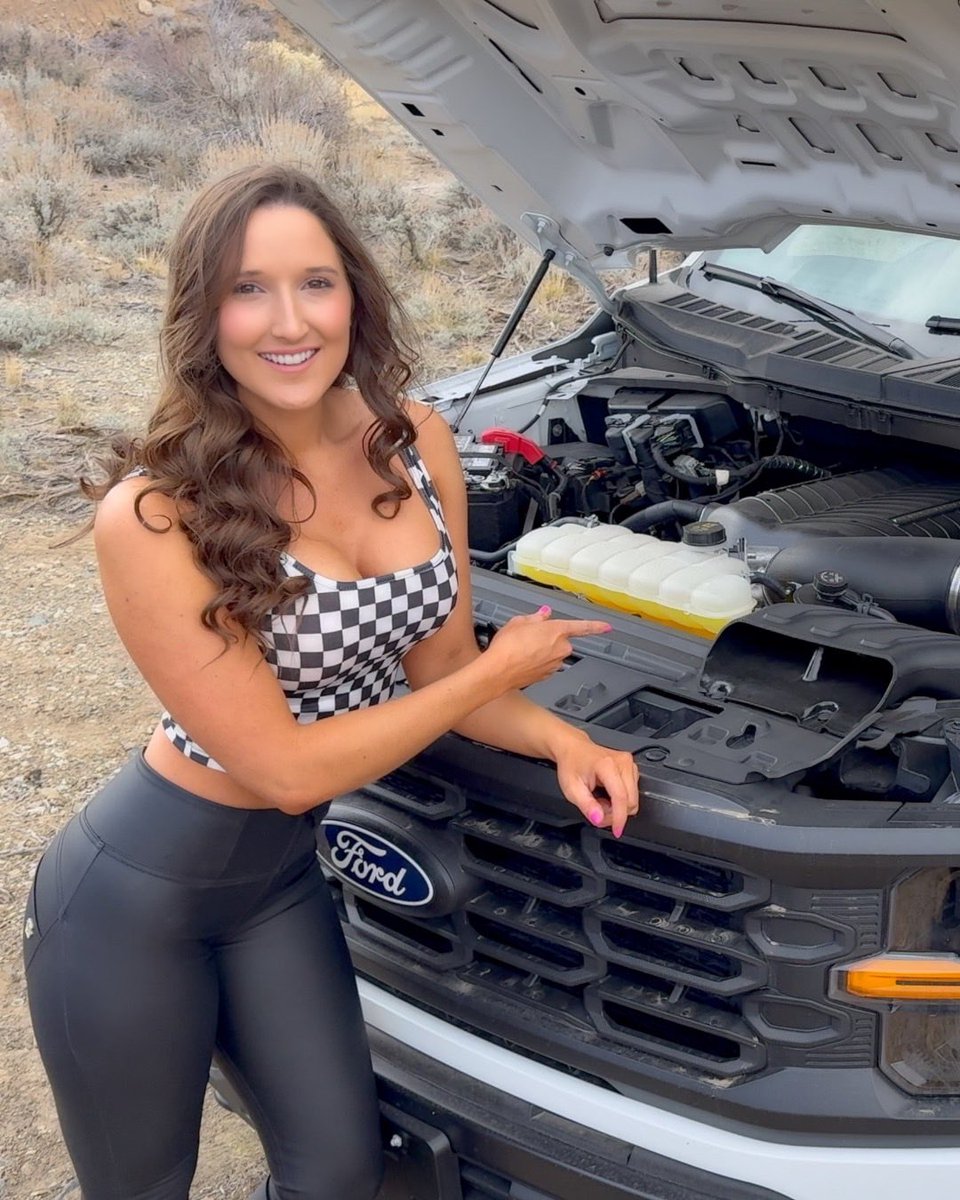SupercarHannah's tweet photo. My Ford F150 with a Whipple Supercharger. 725 horsepower and 640 lb of torque with a 4x4 drivetrain, so much hp it spins all four wheels at launch. This is what I’ll be racing this weekend. #fordf150 #f150 #ford #racing #dragstrip https://t.co/dPibvjzNns