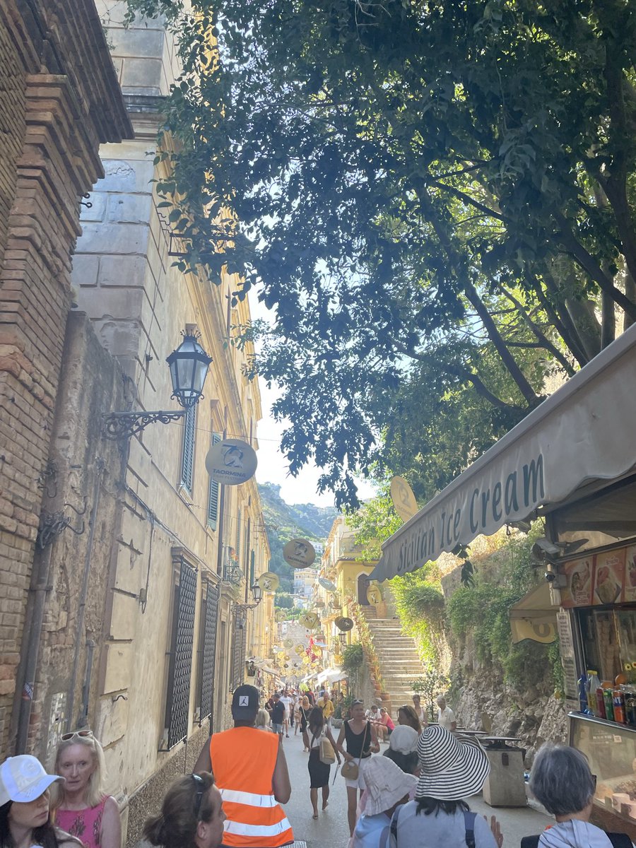 HelUmstead's tweet photo. It’s been a while! How have you all been? I enjoyed some much needed sun, wine and food in La Bella Italia! https://t.co/TMjjUG1YhR