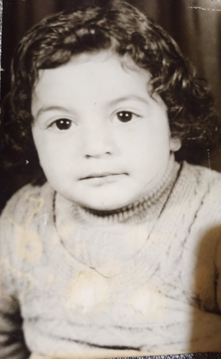 efekose06's tweet photo. 9.nisan 1976 vay vay güzel çocukmuşum ama 🙂 https://t.co/3Nu7Jt2pIx