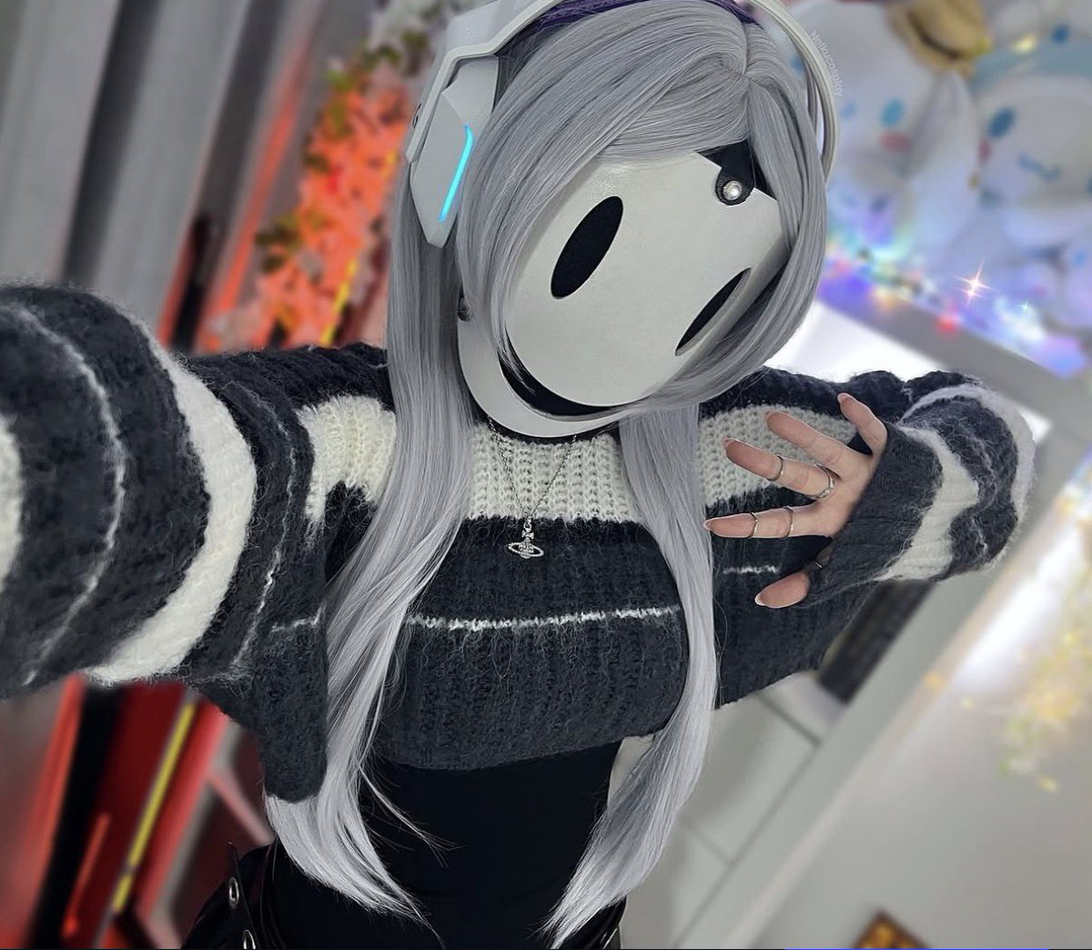 NelkuCosplay's tweet photo. LIVE!🔴 I am bread!🍞 https://t.co/92dNY5Tc4P ⭐️👀 https://t.co/LJyK8iZKeb