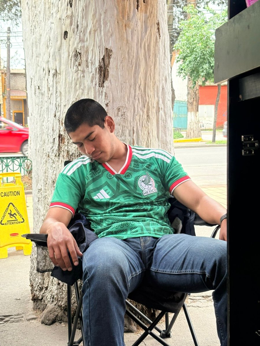 Dannmd13's tweet photo. Aprovechando cada oportunidad que tengo para soñar con que todo sigue bien entre tú y yo. https://t.co/aBRUvJFpiy