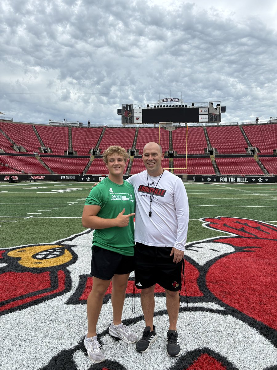 BenStandar7493's tweet photo. Had an amazing time today at @LouisvilleFB specialist camp! Thanks @CoachMaslowski for an incredible day learning how to refine my craft! Excited to get home and keep working! 
@Coach_TJA @TheChrisRubio @Manis_910 @WestonSharpe3 @CoachTeachey1 #toetheline https://t.co/52U3J9imJ3