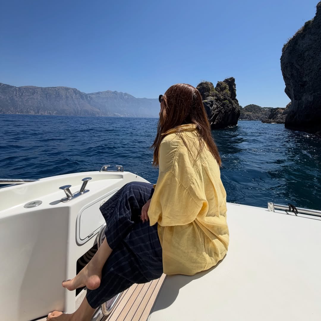 gdlyuridia's tweet photo. Yuridia(@yuritaflowers) de visita por Costa Amalfitana en #Italia 🇮🇹 😍😍 https://t.co/uzDqdZLRxl
