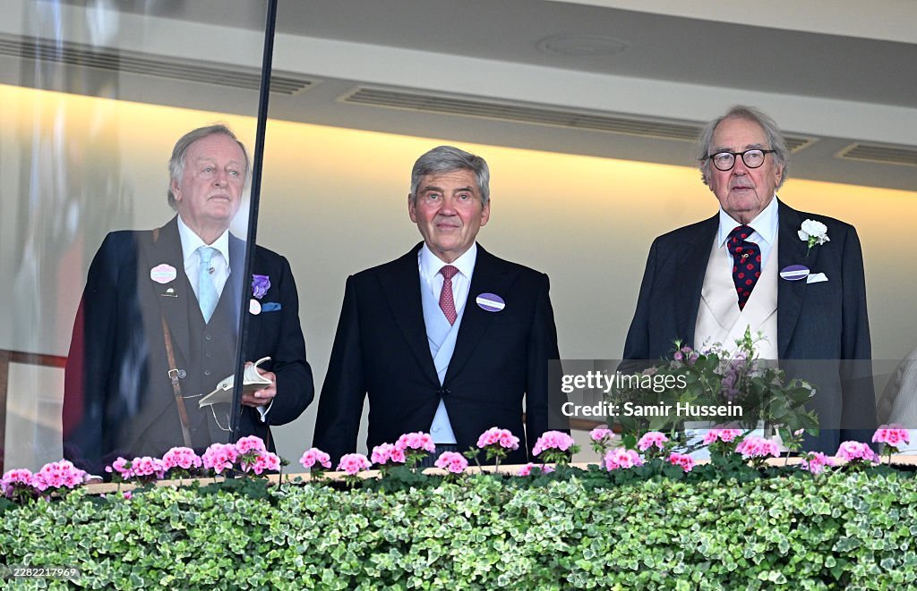 RobinLynnKing2's tweet photo. #Day 3 #RoyalAscot #CaroleMiddleton #QueenCamilla #DukeandDuchessOfEdinburgh #MichaelMiddleton
Do you like the #Fashion Today ? https://t.co/loCOFVTALx