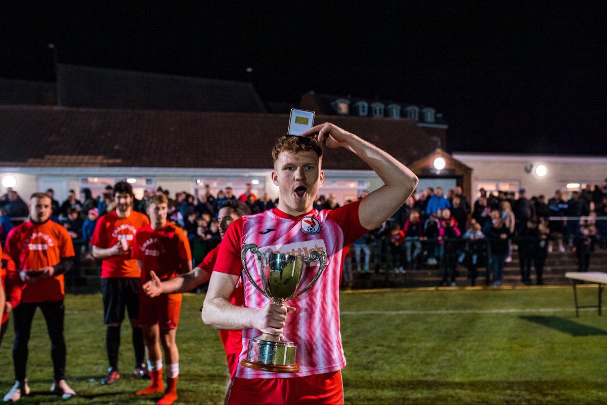 LeightonTownFC's tweet photo. The Flanagan’s have history at Bell Close… 🤩

@ethanxflanagan 🤝 @JoshuaFlanagan0 

#YourTownYourTeam https://t.co/xTbSVMH9f9