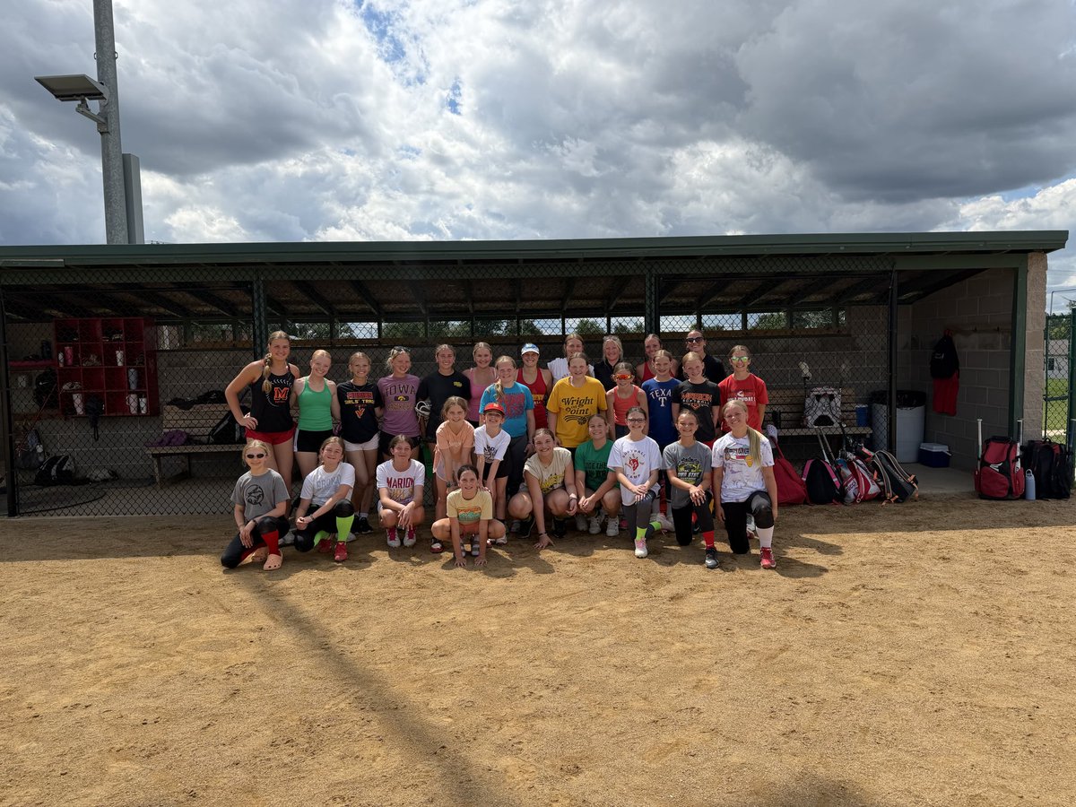 MHSSoftball5's tweet photo. Marion Youth Softball Camp. Had a good turn out today for our 2nd annual summer camp. https://t.co/HPregVENKc