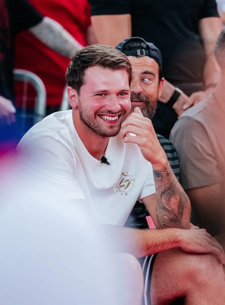 msdoncic's tweet photo. how can he be so fine and so cute at the same time omg 😩 https://t.co/flrKt6Fiqs