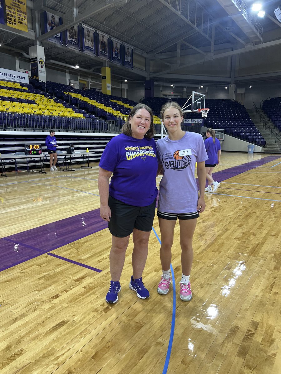 GraceRuys5's tweet photo. Another camp in the books! Thank you @Coach_Thiesse and @asander40 for a great elite camp.
@LisaMVanWyk @WisconsinBlaze @MinnStWBB https://t.co/vkFDHZMg58