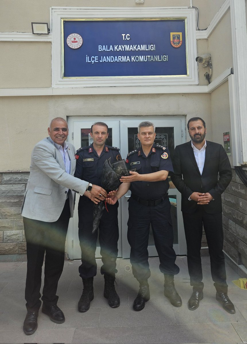 Emreclik06's tweet photo. Jandarma Teşkilatımızın 187. Kuruluş Yıl Dönümü Kutlu Olsun 🇹🇷
Ankara klübü Derneği Bala Şube Başkanı Yılmaz Coşan ile birlikte, Jandarma Üsteğmen Mustafa Karaosmanoğlu ve Jandarma Kıdemli Albay Ümit Kurt’u ziyaret ederek bu anlamlı günlerini kutladık.
KAHRAMAN JANDARMA https://t.co/2hdGRoZN8i