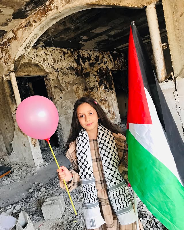 GazaSamasila's tweet photo. We are dying here in Gaza. We are dying of hunger. Please help us. We are in a difficult situation. Our children have been hungry since morning and we are hungry. Help us, even if it is a little, my dear friends. Please, please, please. https://t.co/54MDoODnoD