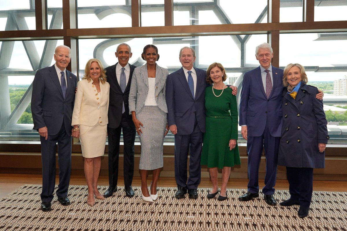 EXTRAbyMILE's tweet photo. Chicago: Celebration of the Obama Presidential Center opening ceremony with former Presidents and First Ladies in attendance:
- Bill &amp; Hillary Clinton 
- George &amp; Laura Bush 
- Joe &amp; Jill Biden
- Barack &amp; Michelle Obama https://t.co/ZWnlcMDcDH