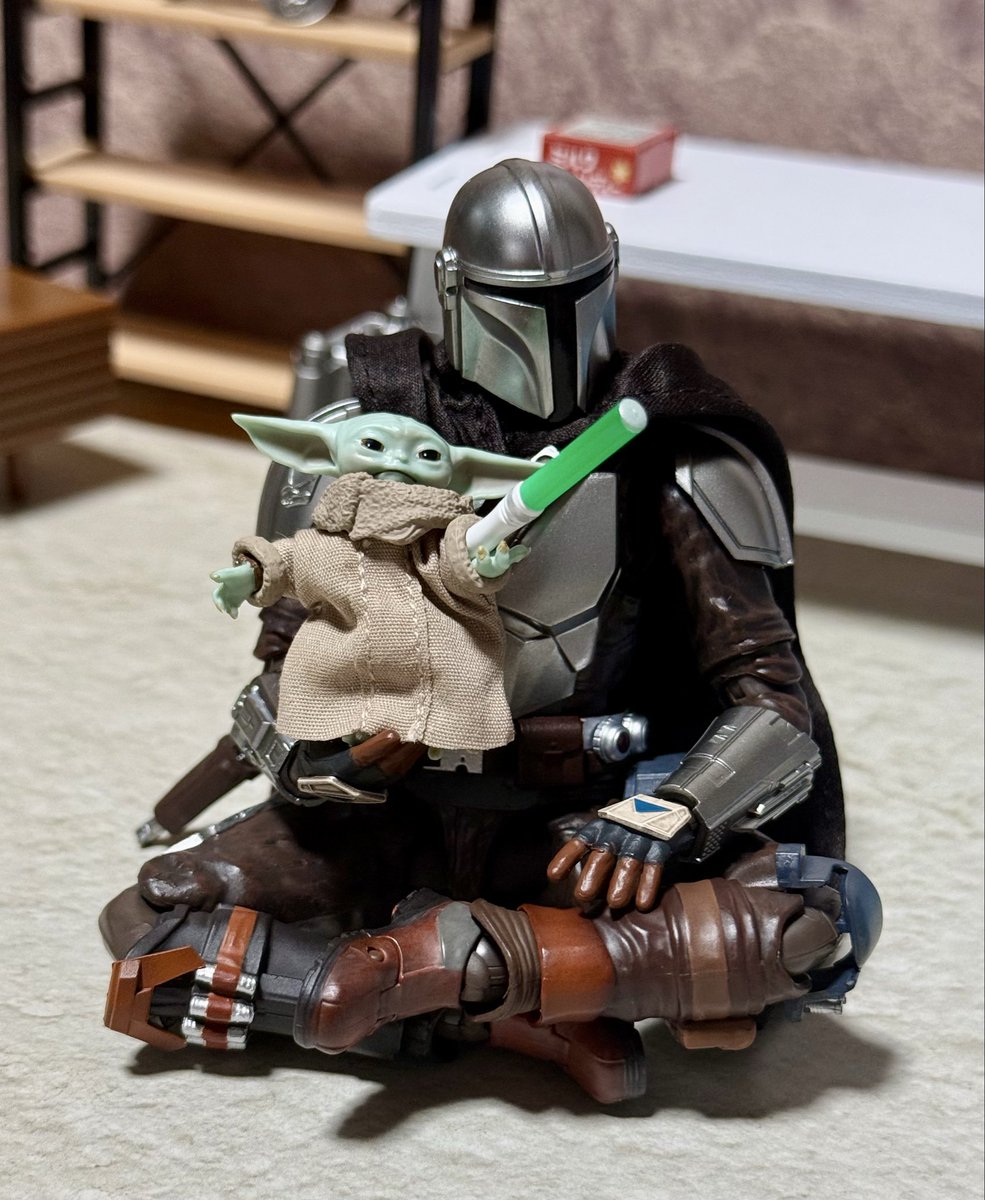 ti1269's tweet photo. 土曜に映画観て即購入したフィギュアーツのディン親子ようやく触れた… アクションポーズよりもこういうの撮りたくなるw

ドラマシリーズ見終えたらもっかい映画観に行く予定

 #マンダロリアンアンドグローグー https://t.co/Q3PFlIz5Xv