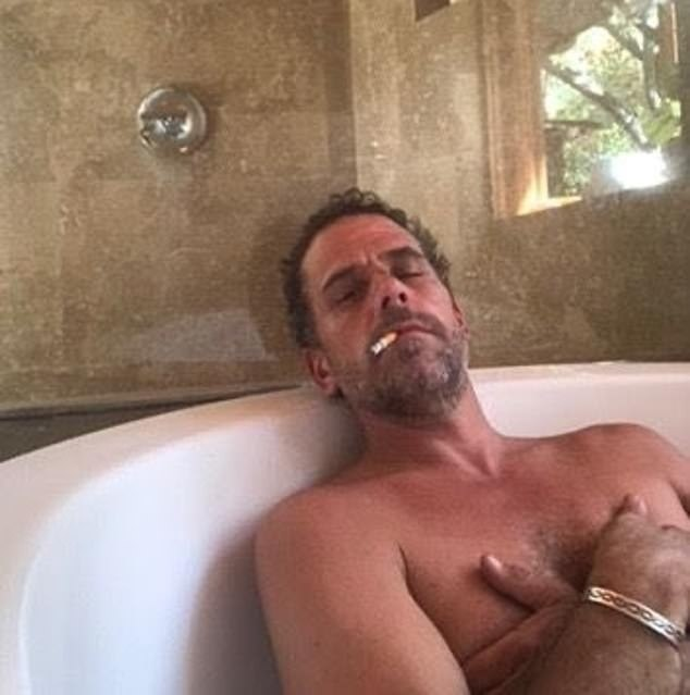 wild_for's tweet photo. 😂 Ironía total:
El hijo de Biden, que admitió ser “adicto a la cocaína en estado de degradación”, ha sido contratado como asesor en un centro de rehabilitación de drogas de lujo en Los Ángeles y como director ejecutivo de su fundación.
¡Solo en Estados Unidos!
Fuente: https://t.co/tKehIT0jUF
#HunterBiden #RehabCenter