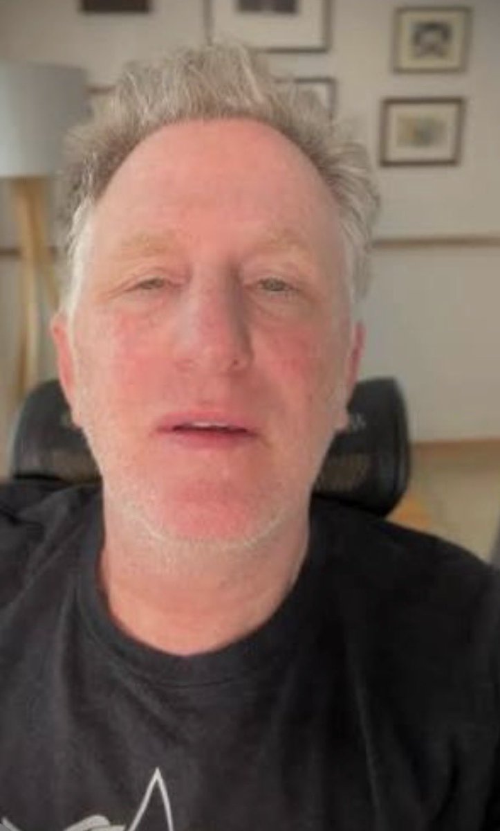 WomanManAwesome's tweet photo. @MichaelRapaport Cry Harder fuck face! https://t.co/UluBZBUmye