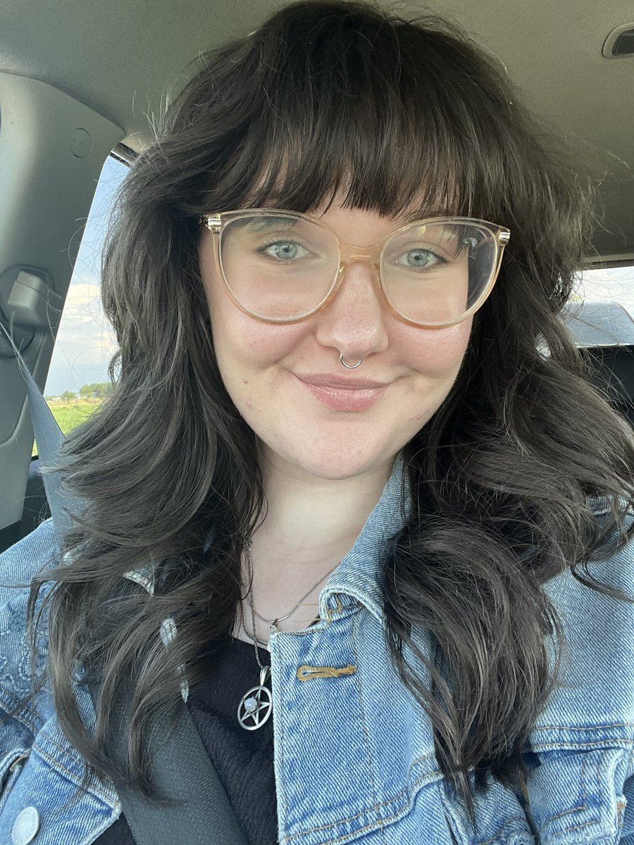 palexpurity's tweet photo. It’s been a very long day and it’s not even half over for me yet😭 at least I look good, but god am I exhausted https://t.co/IOatG4UUqF