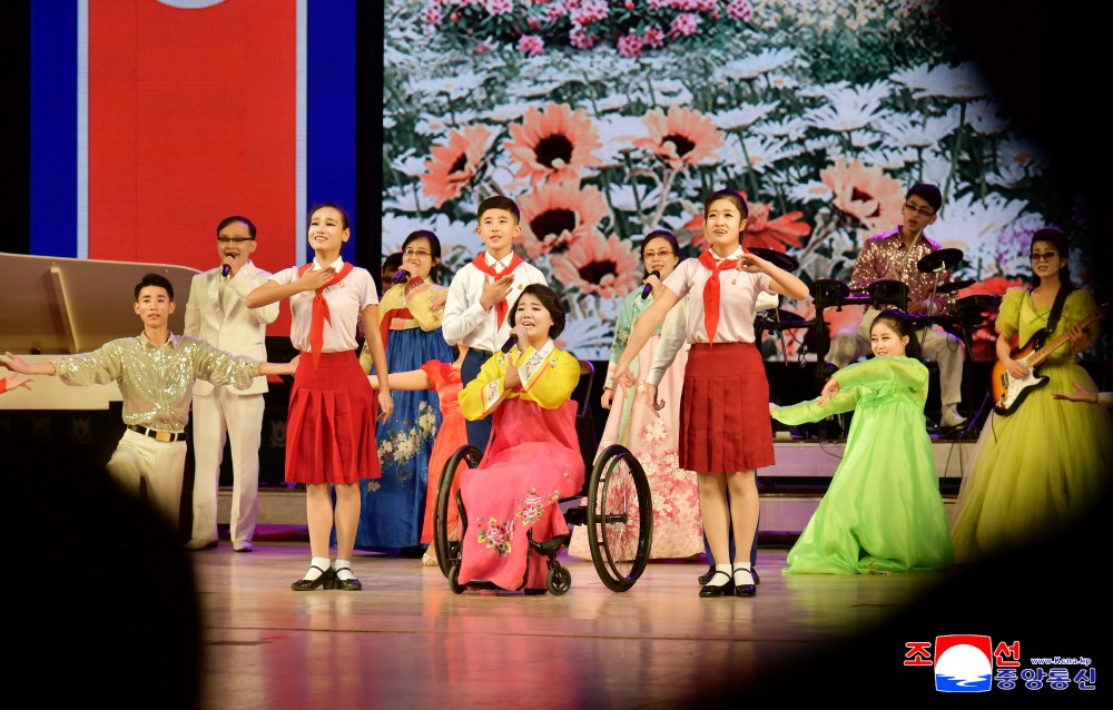kimileyegenleri's tweet photo. Engelliler Günü KDHC'de çeşitli sanat etkinlikleri ile kutlandı. 
Day of Persons with Disabilities was celebrated in the DPRK with various artistic events. https://t.co/lgzWTgcbK2