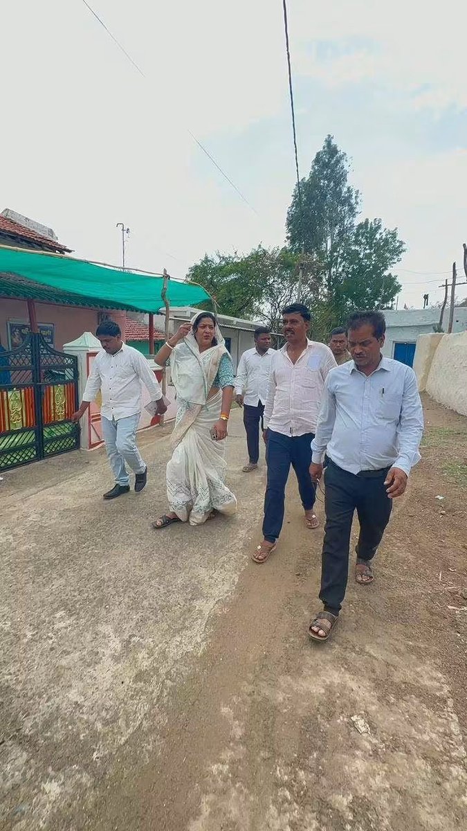 HitgenSahil's tweet photo. भाजपा युवा मोर्चा मंडल अध्यक्ष महेंद्र राय जी, भाजपा बूथ अध्यक्ष श्रीराम गुप्ता जी, सहित भारतीय जनता पार्टी के अनेकों कार्यकर्ता बंधु उपस्थित रहे। 
#bjpchhindwara #parasia127 

साहिल हितगेन 
भाजपा सोशल मीडिया प्रभारी 
ग्रामीण मंडल शिवपुरी 
#12SaalBemisaal #ModiSarkar https://t.co/usXjUyFGqj