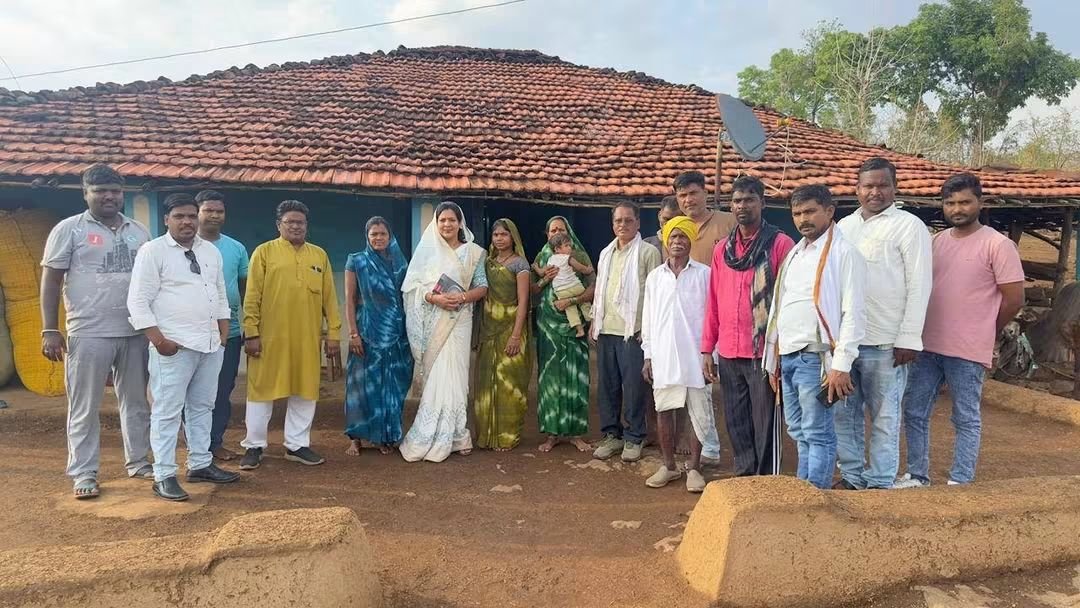 HitgenSahil's tweet photo. भाजपा युवा मोर्चा मंडल अध्यक्ष महेंद्र राय जी, भाजपा बूथ अध्यक्ष श्रीराम गुप्ता जी, सहित भारतीय जनता पार्टी के अनेकों कार्यकर्ता बंधु उपस्थित रहे। 
#bjpchhindwara #parasia127 

साहिल हितगेन 
भाजपा सोशल मीडिया प्रभारी 
ग्रामीण मंडल शिवपुरी 
#12SaalBemisaal #ModiSarkar https://t.co/usXjUyFGqj