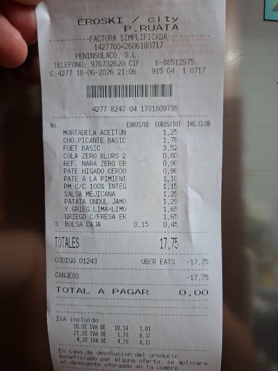 DjKasas's tweet photo. Mucho cuidado si pedis a @UberEats que te llegan pedidos con artículos faltantes y no te los abonan. Hago un pedido a @EROSKI se dejan de enviar 3 artículos y no lo.solucionan. AVISADOS ESTAIS. https://t.co/8mU2HtfkF1