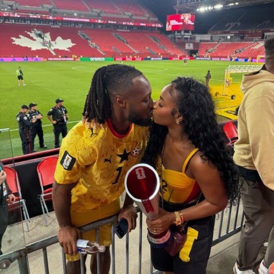 TouchlineX's tweet photo. 🚨 𝗡𝗘𝗪: Antoine Semenyo and his fiancée Jordeen Buckley. ❤️🇬🇭 https://t.co/iwtdGGzbou