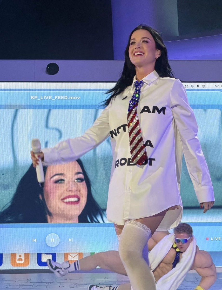 katyxfact's tweet photo. SHE LOOKS AMAZING😭🫶🏼 https://t.co/HuQO7sRYcM
