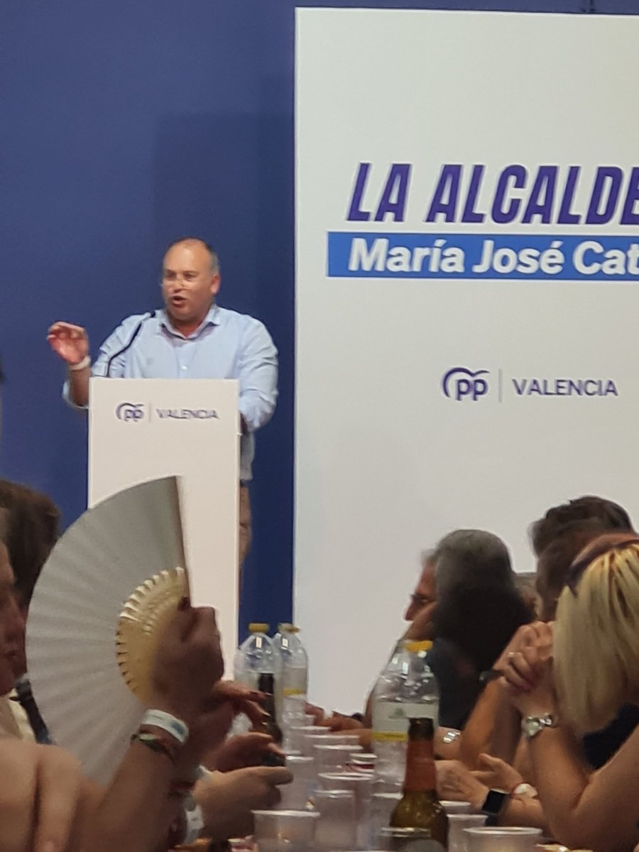 BrosetaPablo's tweet photo. Feliz tercer aniversario María José Catalá. Devolviendo el ORGULLO al cap i casal. https://t.co/wV4k038GkM