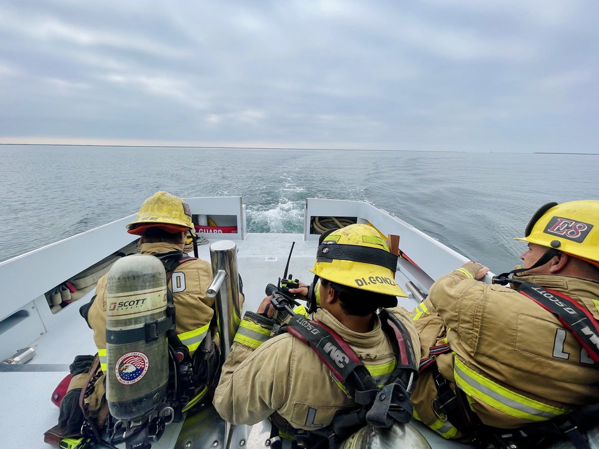 shotglassLA's tweet photo. We had an adventurous day recently filming a Maritime scenario in Long Beach. hashtag#BTS hashtag#Production hashtag#Corporate 🎥 ⛴️ 🌊 https://t.co/LZtvTOKxG9