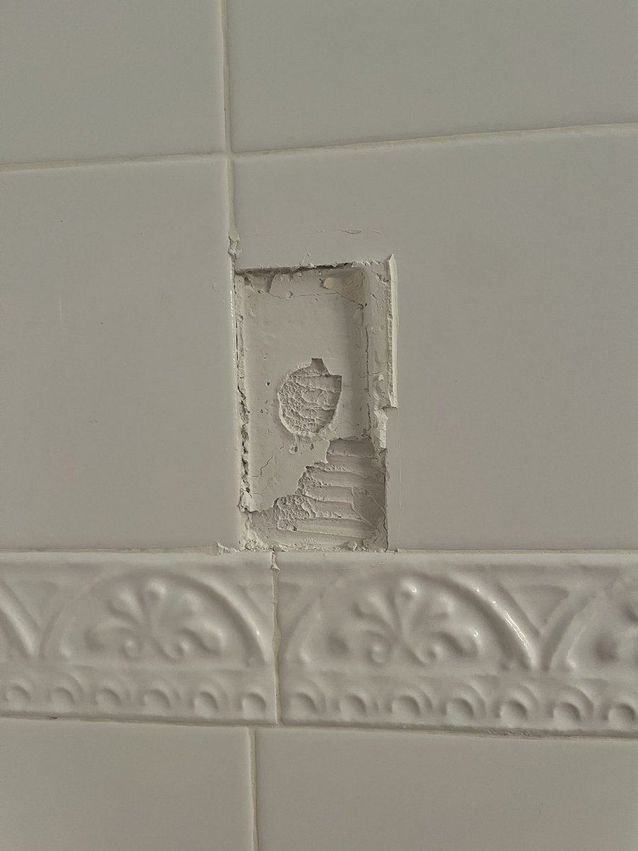EulerTheGreat's tweet photo. Replace the towel rod they said
It’ll be easy they said https://t.co/wt1hsqnOUP