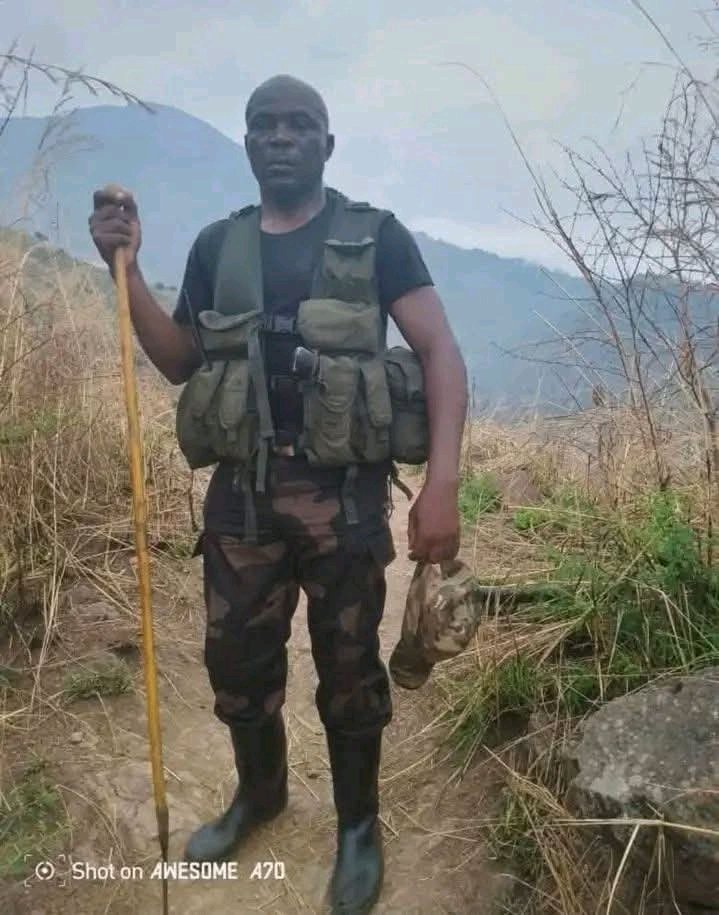 Chris21998166's tweet photo. @Wazalendos243 Mon chouchou je l'aime trop, Merci du fond du cœur mon colonel ❤️❤️💯⚖️🕕#chris depuis Kolwezi que dieu vous bénisse https://t.co/2SXkf4JAqi