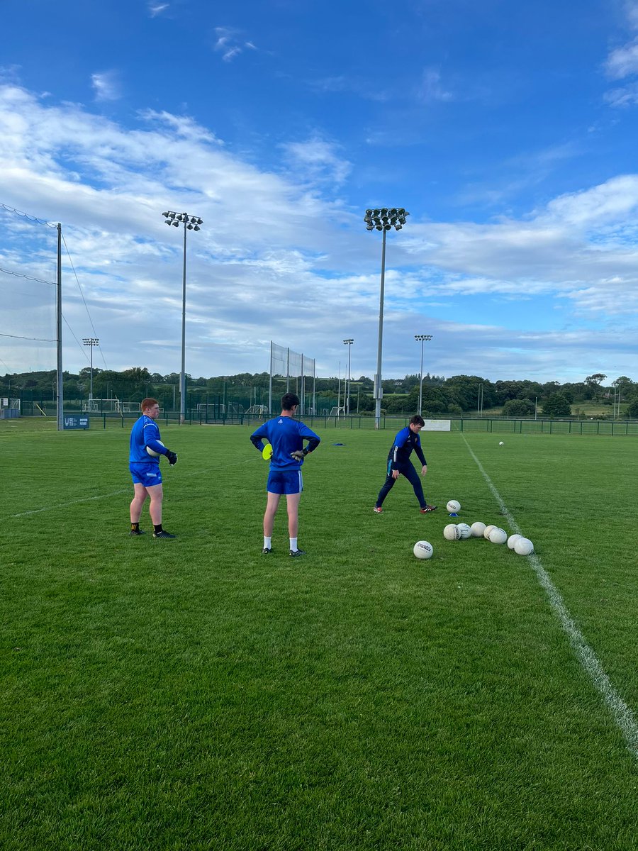 WaterfordGAACG's tweet photo. #JuneWorkshops26 continued last night (Wednesday) in @ArenaSETU ✅️👌💯⚪️🔵🏐👇

Brilliant football session last evening on free taking from the hand, off the ground, and GK kick outs, massive thanks to Aaron Beresford (GK Coach) for driving a very positive workshop 👍👏⚪️🔵 https://t.co/B00Ot5Jdxd