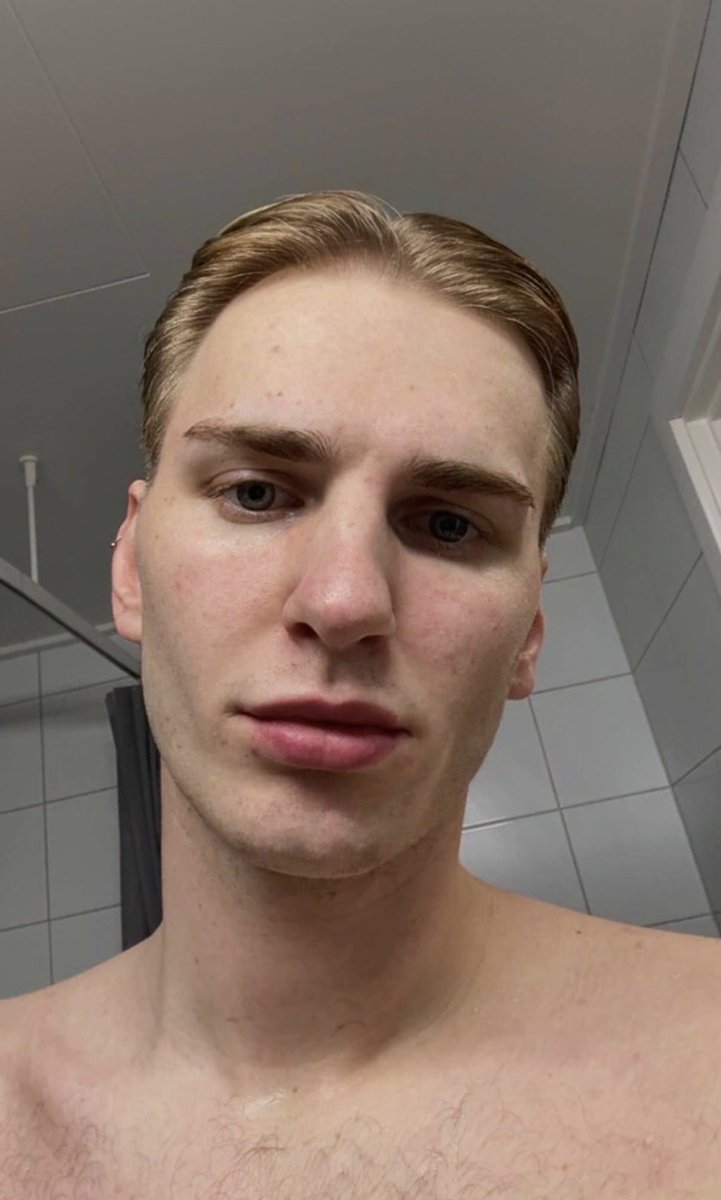 vistroms's tweet photo. Borde jag spara mustaschen? https://t.co/Hg4gFQjp8o